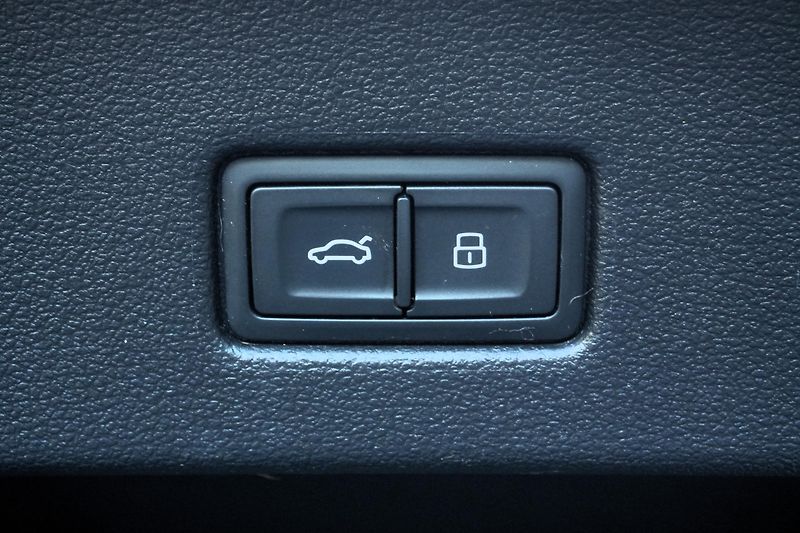 Audi A7 55 TFSI e, Quattro, Tažné, B&O - fotka 39 z 42