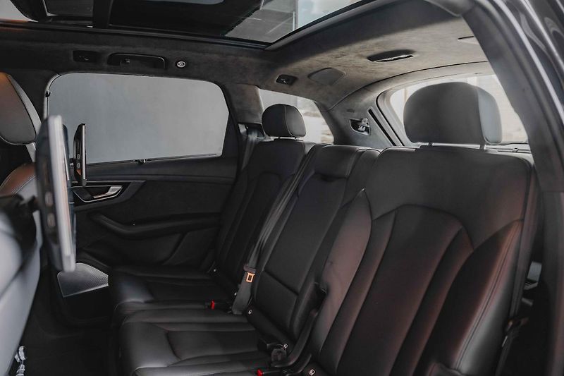 Audi SQ7 (2018) V8*TDi*7míst*HUD*B&O*TZ*CZ*R22 - fotka 18 z 19