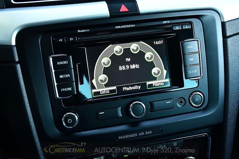 Škoda Superb 2,0TDi TAŽNÉ 2xKOLA - fotka 33 z 49