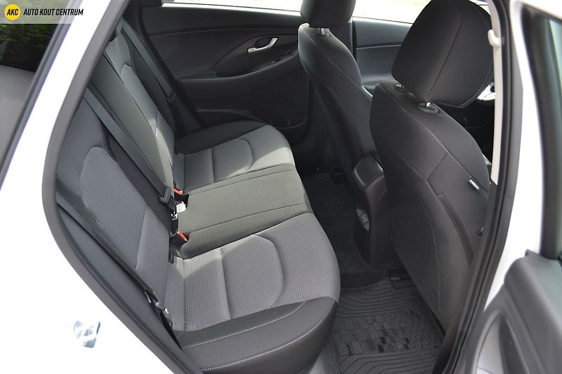 Hyundai i30 WG 1,5I MT SMART FAMILY NAVI - fotka 14 z 45