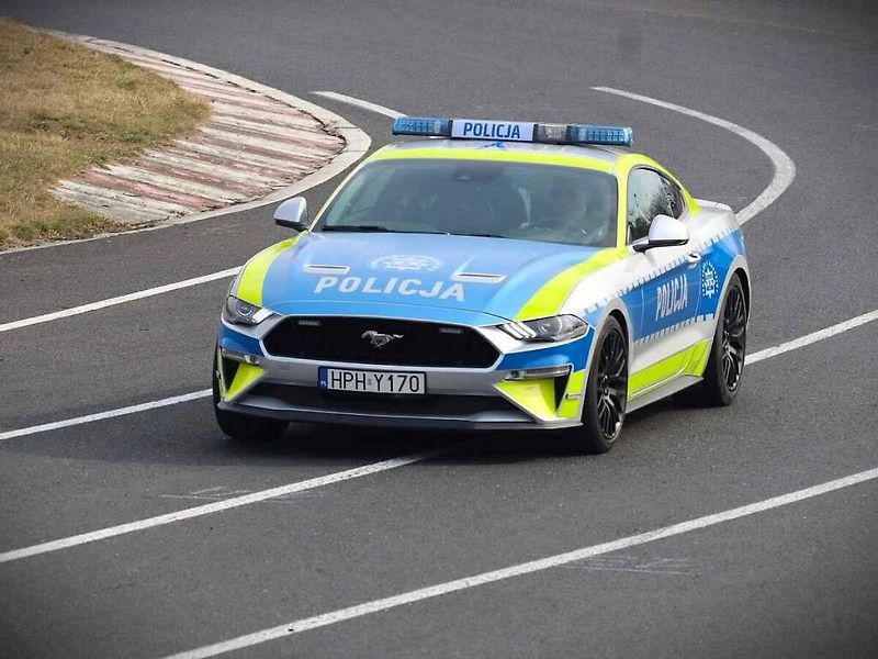 Polští policisté získali zabavený Ford Mustang GT.