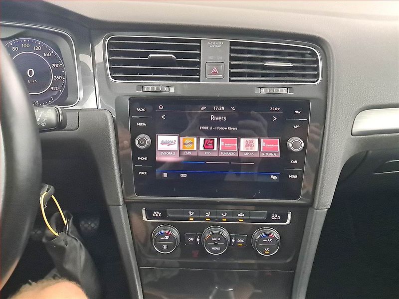 Volkswagen Golf (2018) 1.4 TSI, Navi, Tempomat - fotka 12 z 18