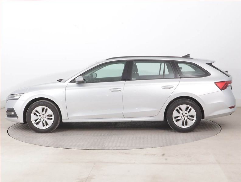 Škoda Octavia (2023) Ambition 2.0 TDI, ČR,1.maj - fotka 3 z 15