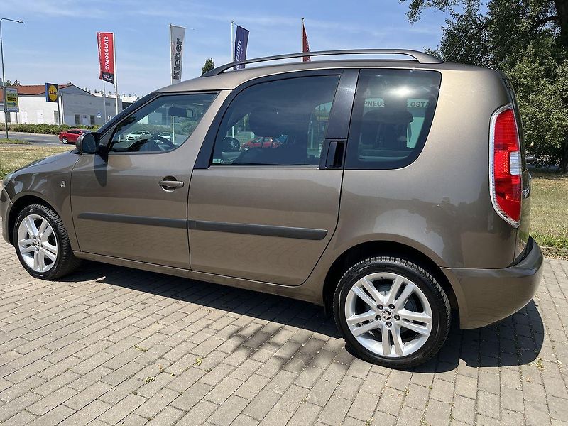 Škoda Roomster (2013) Fresh Ambition - fotka 3 z 91