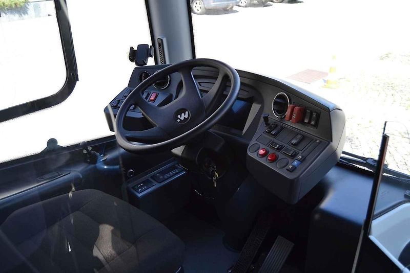 Autobus na vodíkový pohon v Mostě. Pohled z přední strany.