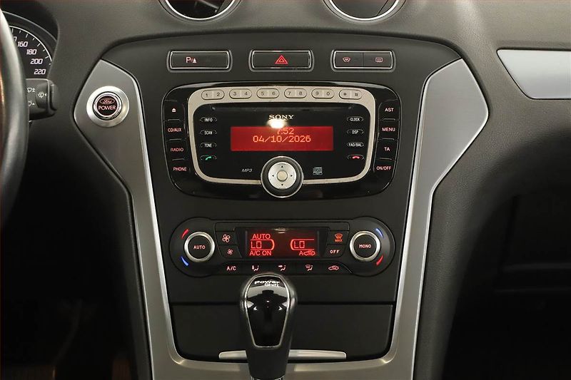 Ford Mondeo (2012) 2.0 TDCi, Automat, Tempomat - fotka 11 z 14