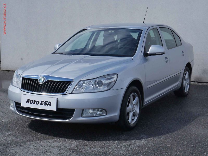 Škoda Octavia (2010) 1.6TDi, ČR, autoAC - fotka 3 z 24
