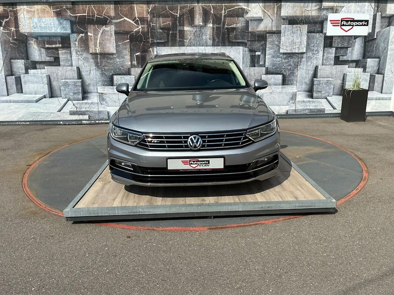 Volkswagen Passat (2018) 2.0TDi, 110KW, R-LINE, ACC,DPH - fotka 2 z 24
