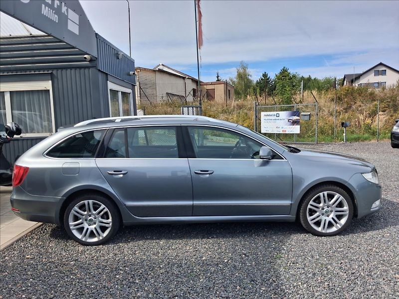 Škoda Superb 2,0 4x4, tažné, el.kufr, CZ - fotka 8 z 15