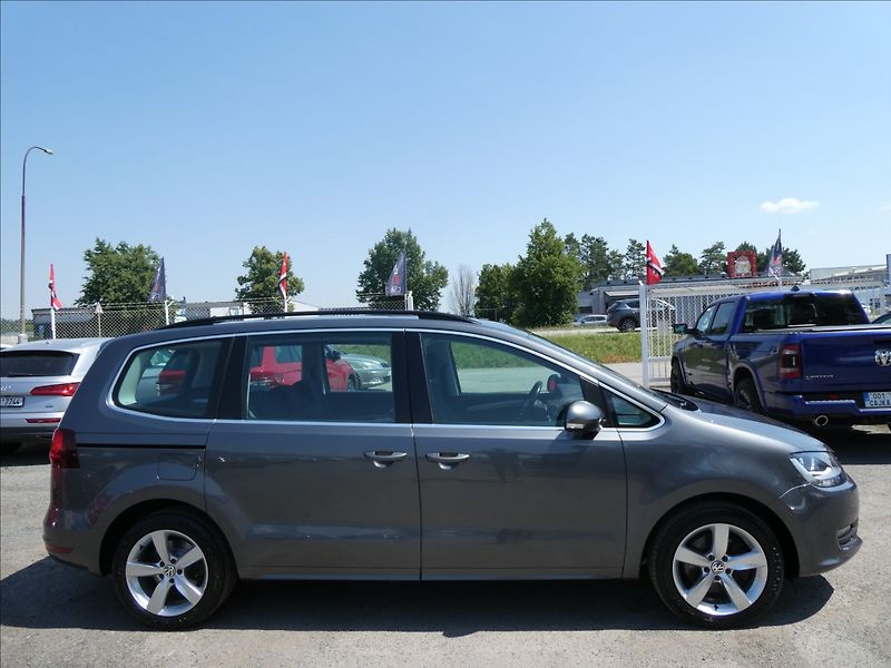 Volkswagen Sharan 2,0 TDi 110kW webasto, 2x kola - fotka 12 z 50