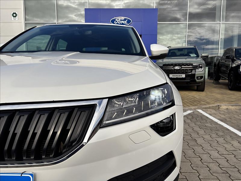 Škoda Karoq 2,0 TDI 110kW Style 4x4 - fotka 9 z 48