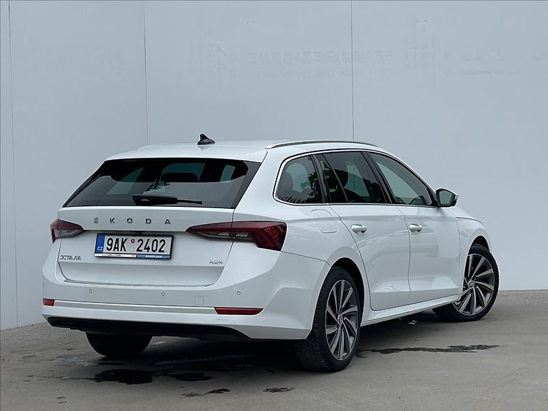 Škoda Octavia 2,0 TDI 4x4 DSG Style Plus TZ - fotka 3 z 23