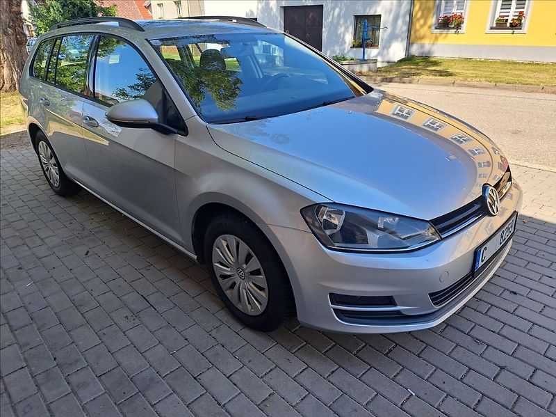Volkswagen Golf 1,6 TDI Variant - fotka 14 z 45