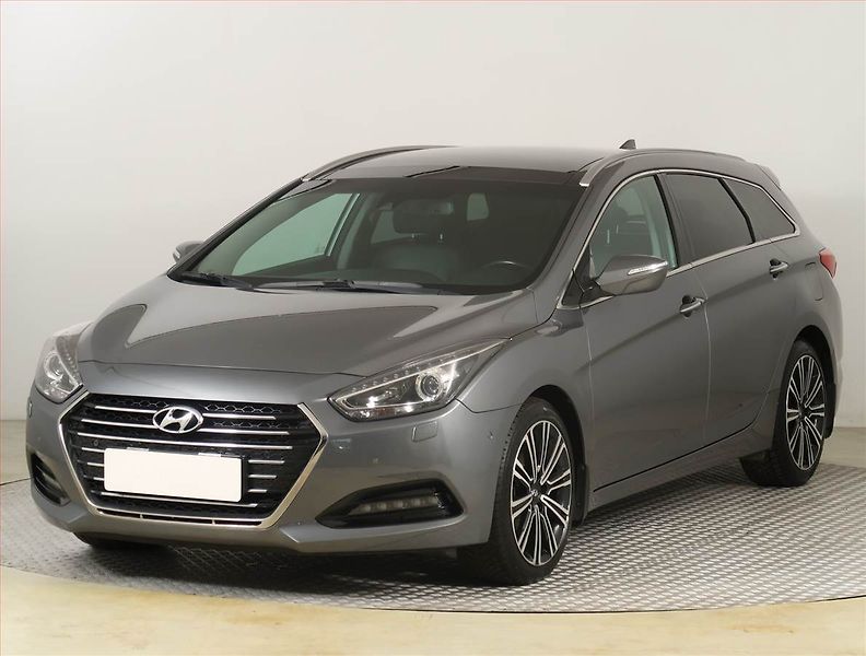 Hyundai i40 (2018) Premium 1.7 CRDi, Automat - fotka 2 z 23