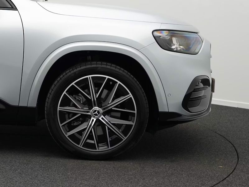 Mercedes-Benz GLB 250+ AMG Advanced+ Pano MULTIB - fotka 9 z 14