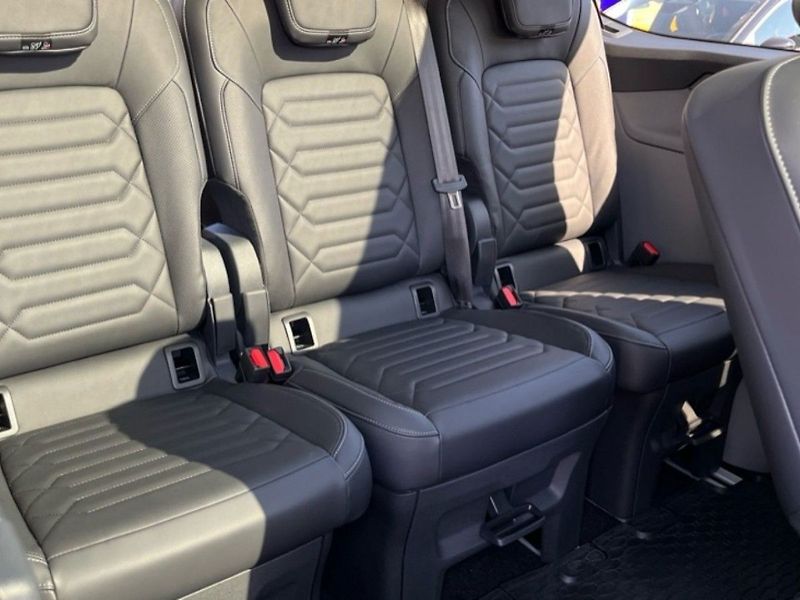 Ford Tourneo Custom 2.0D,125KW,CZ,DPH,1MAJ,AWD - fotka 27 z 28