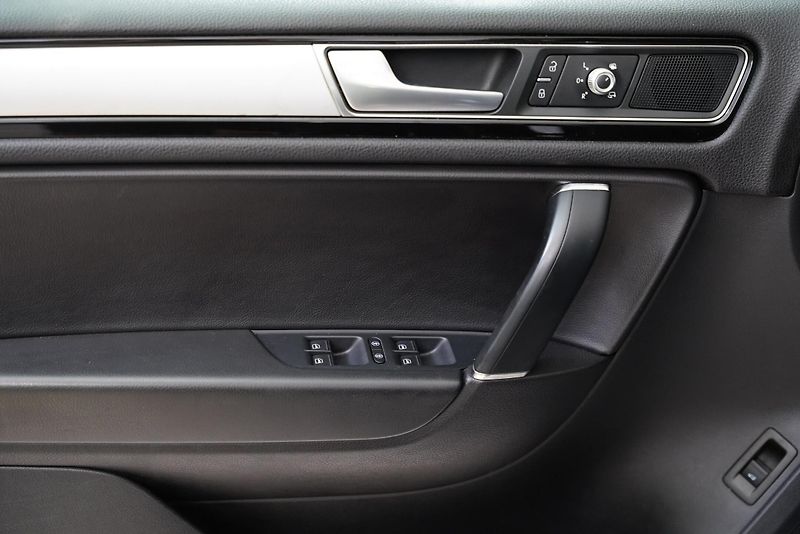 Volkswagen Touareg - fotka 12 z 18