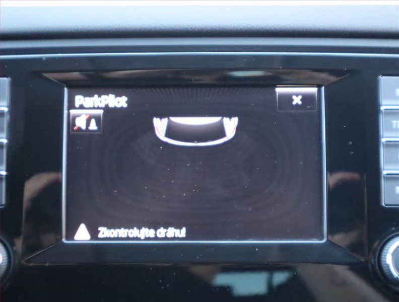 Škoda Octavia (2015) 2.0 TDI, Navi, Tempomat - fotka 16 z 16