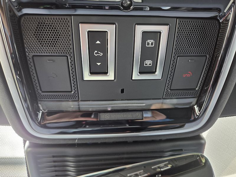 Land Rover Range Rover Velar (2026) P400e Dynamic SE PANO R21 TOP - fotka 55 z 61