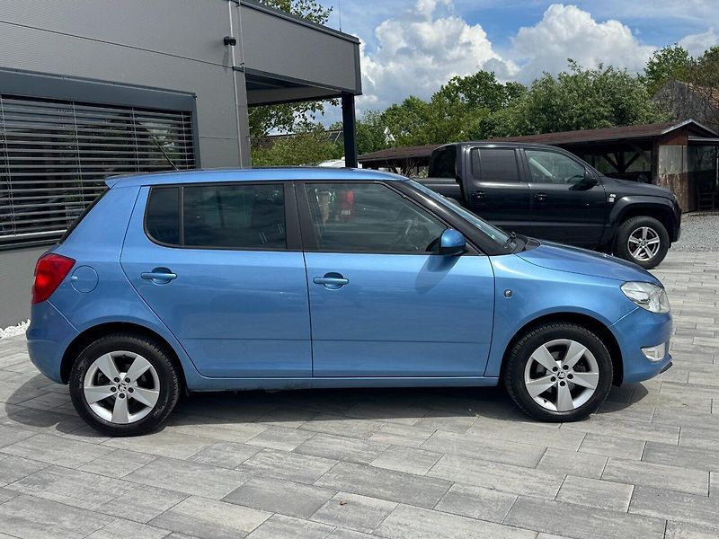 Škoda Fabia (2013) STYLE 1,2 TSI 63 KW - fotka 3 z 35