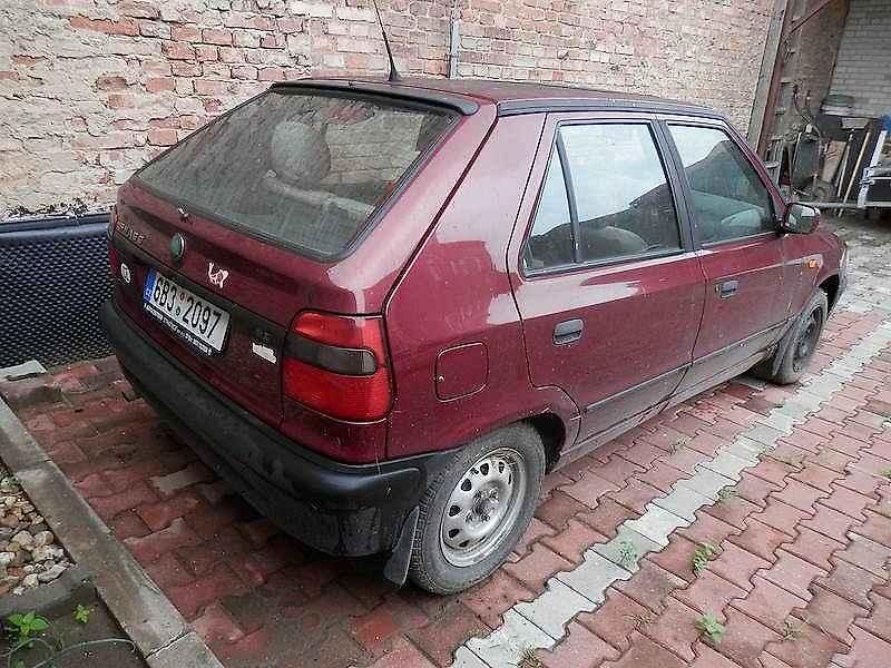 Devět let odstavený Fiat Punto