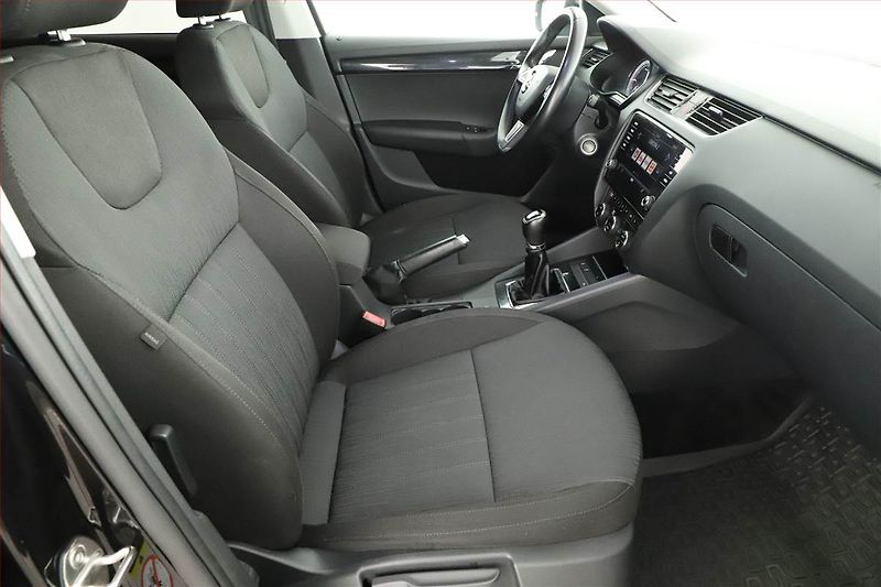 Škoda Octavia (2018) 1.5 TSI, Navi, Tempomat - fotka 7 z 19