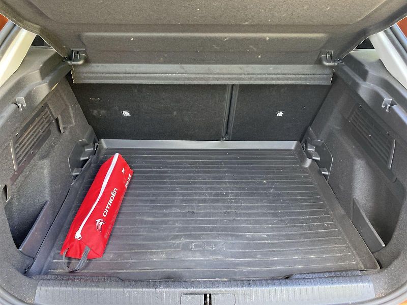 Citroën C4 (2021) 1.2 PureTech DSG - fotka 25 z 30