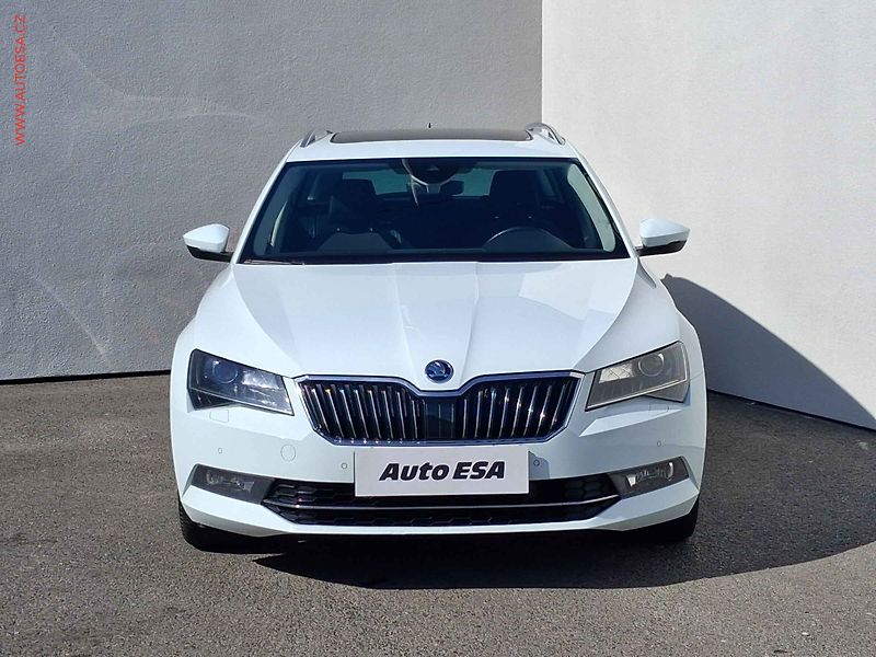 Škoda Superb (2017) 2.0 TDI, 1.maj, DSG, LED - fotka 2 z 18