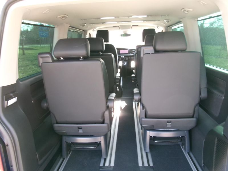 Volkswagen Multivan (2020) 2,0TDI DSG NAVI AC BT  - fotka 17 z 40