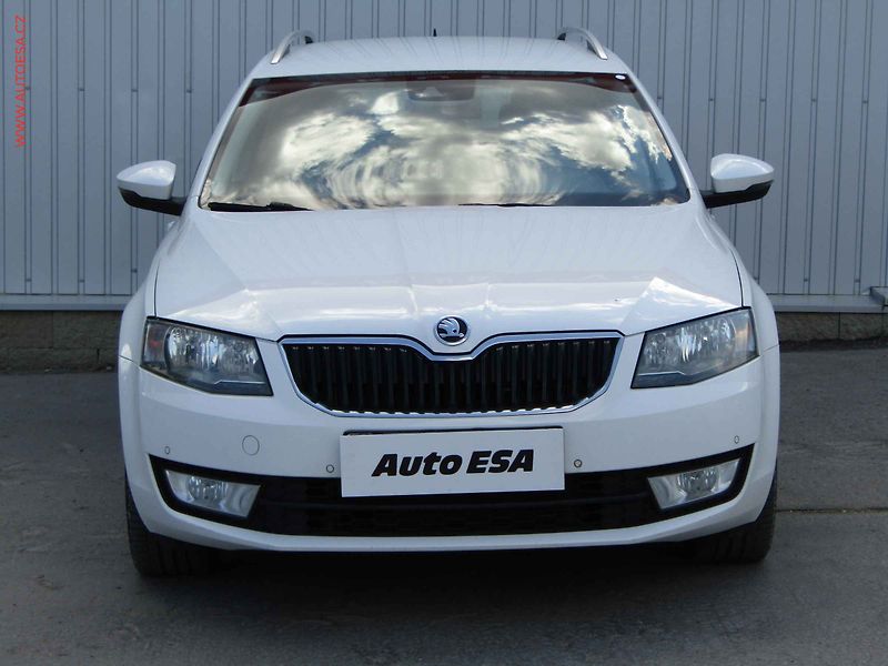 Škoda Octavia (2015) 2.0TDi, ČR, Elegance, DSG - fotka 2 z 19