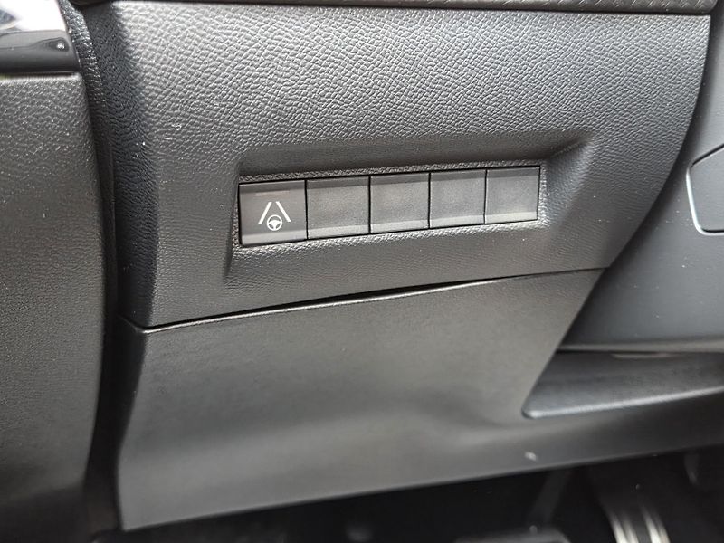 Peugeot 2008 (2024) 1.2 PT 130 GT EAT8 - fotka 24 z 30