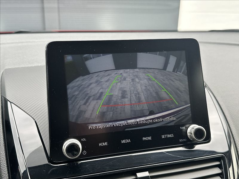 Mitsubishi Eclipse Cross 2,4 PHEV 188PS  A/T 4x4 - fotka 34 z 52
