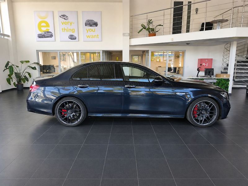 Mercedes-Benz Třídy E 4MATIC PERFORMENS - fotka 4 z 24