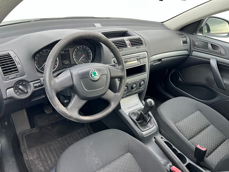 Škoda Octavia (2013) 1.6TDi 77kW! 2x kola! - fotka 11 z 18