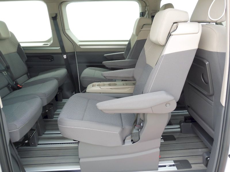 Volkswagen Multivan (2025) Long Life 2,0 TSI 150kW DSG - fotka 20 z 29
