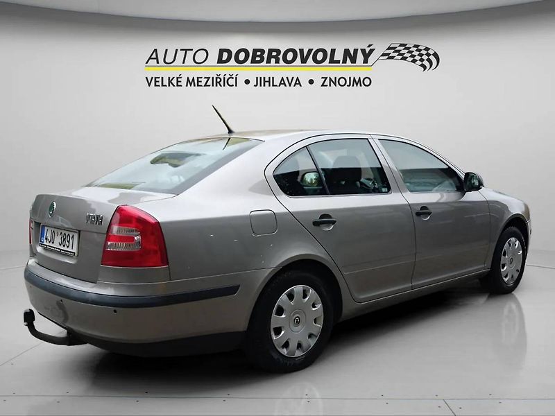 Škoda Octavia Tour 1.6MPI MT5 - fotka 6 z 33