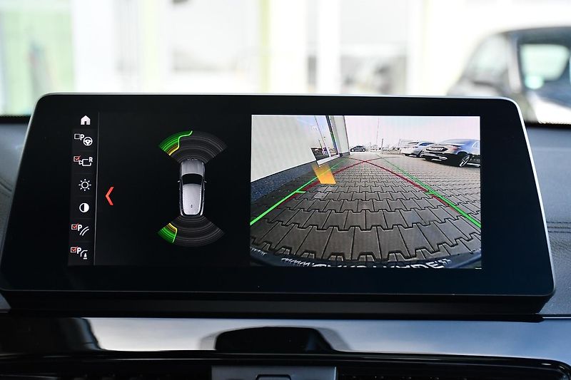 BMW X2 xDrive20d TAŽNÉ ČR PANO 1M HUD - fotka 32 z 38