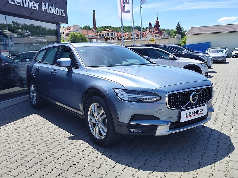 Volvo V90 D4 2.0/140kW Cross Country Mom - fotka 3 z 33