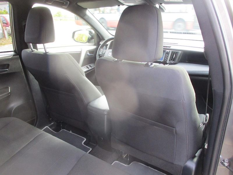 Toyota RAV4 2.5Hybrid 137TKM*T. ZAŘ*SERVIS - fotka 32 z 50