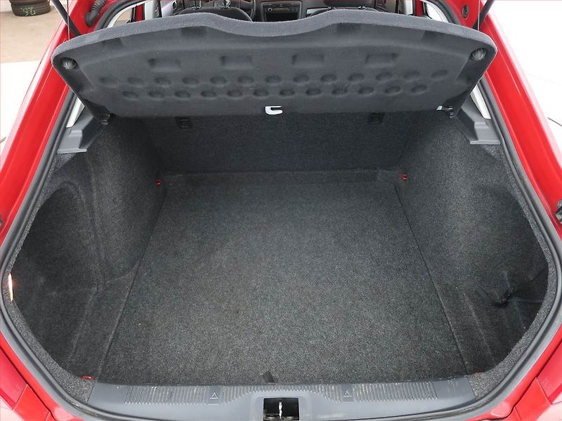 Škoda Octavia (2011) 1.6, Park. senzory - fotka 14 z 15