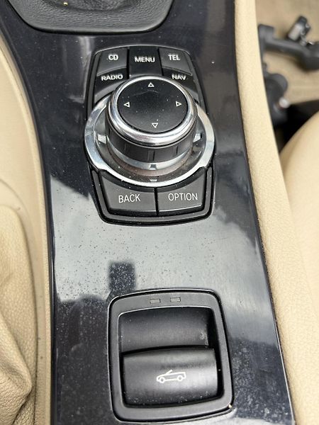BMW Řada 3 320i cabrio e93 manuál - fotka 24 z 26