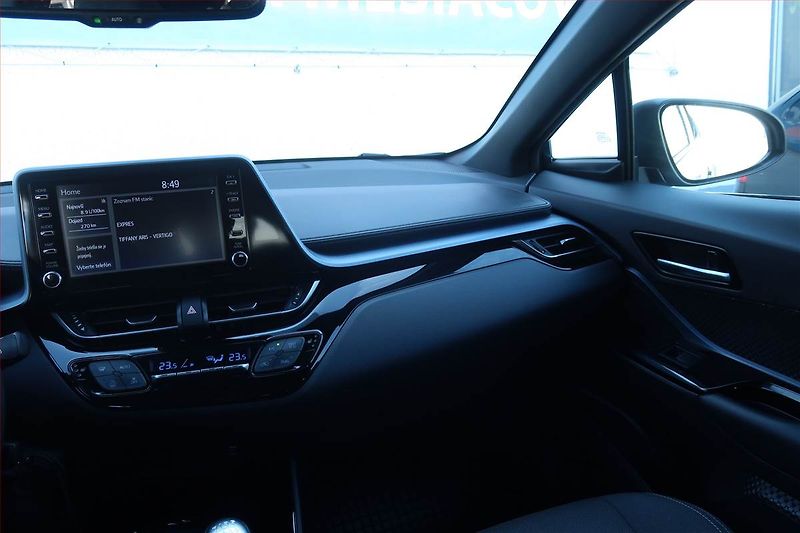 Toyota C-HR (2019) Comfort 1.2 Turbo, Tempomat - fotka 8 z 22