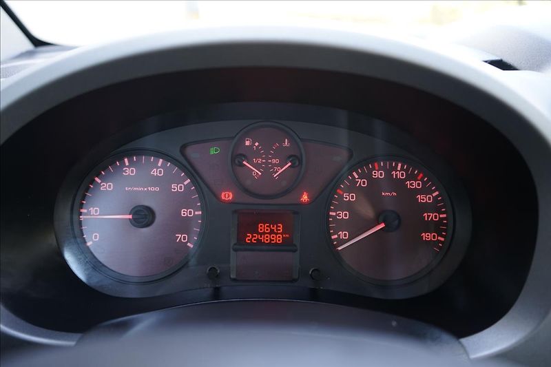 Citroën Berlingo 1,6 HDI  Verze bez DPF - fotka 12 z 18