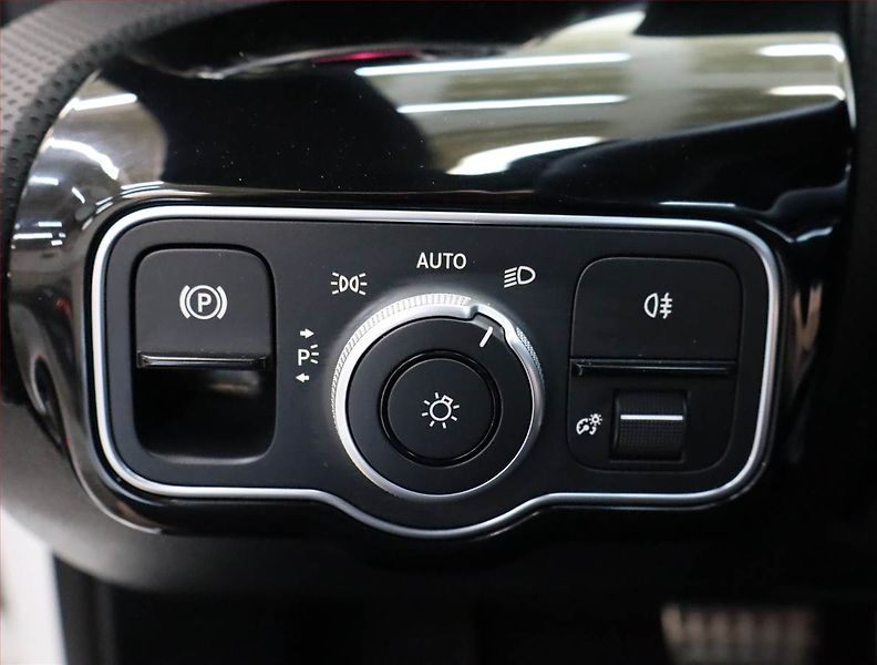 Mercedes-Benz CLA (2023) AMG Paket 200 d - fotka 26 z 27