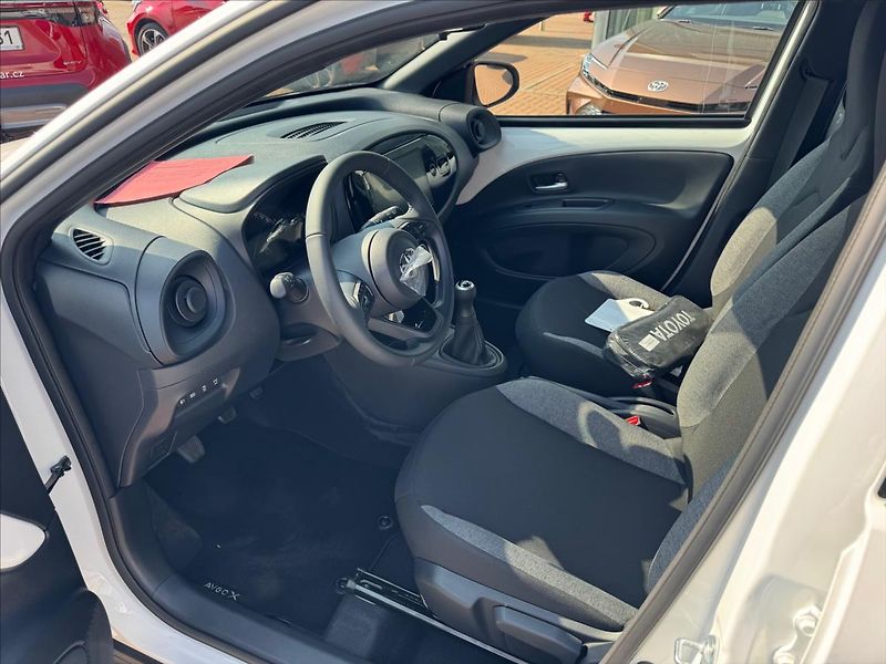 Toyota Aygo (2025) 1,0 5/MT Comfort - fotka 10 z 12