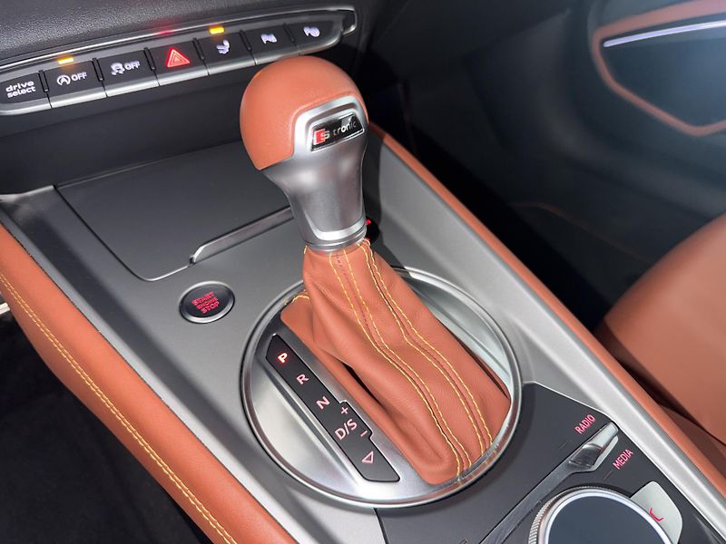 Audi TT 45 TFSI Coupé Exclusive B&O CZ - fotka 34 z 37