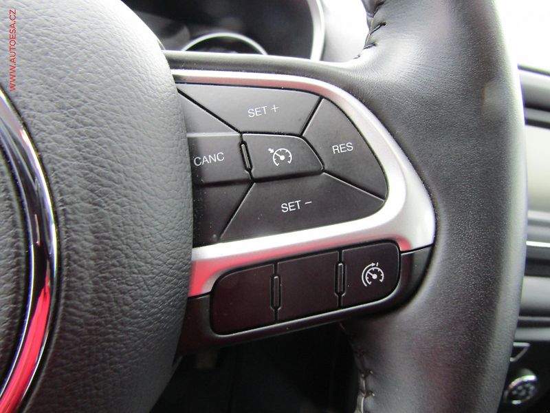 Jeep Compass (2020) 1.4T, ČR - fotka 16 z 17