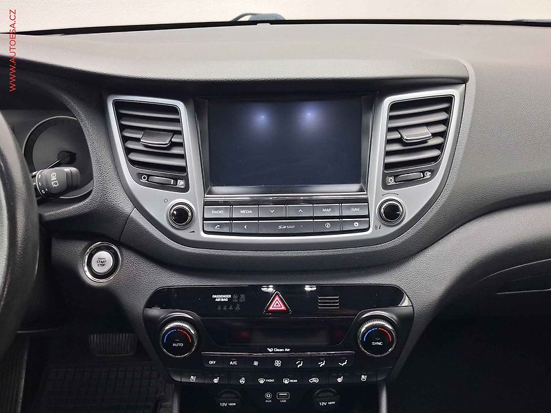 Hyundai Tucson (2015) 2.0 CRDi 4x4, 1.maj, AT - fotka 12 z 19