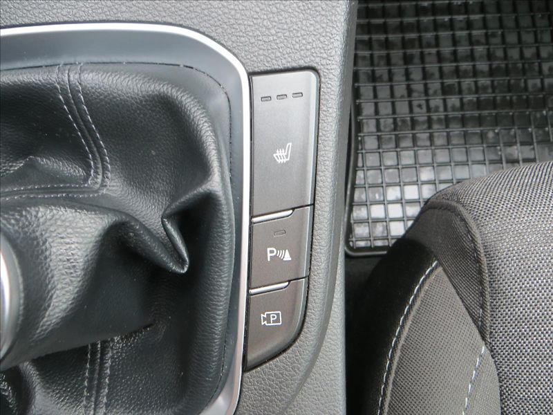 Hyundai i30 1,5 T-GDI 117kW Family Smart - fotka 15 z 26