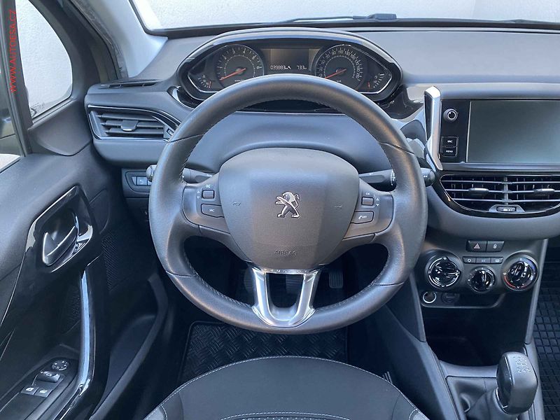 Peugeot 208 (2016) 1.2 PT, 1.maj,ČR, Active - fotka 11 z 14